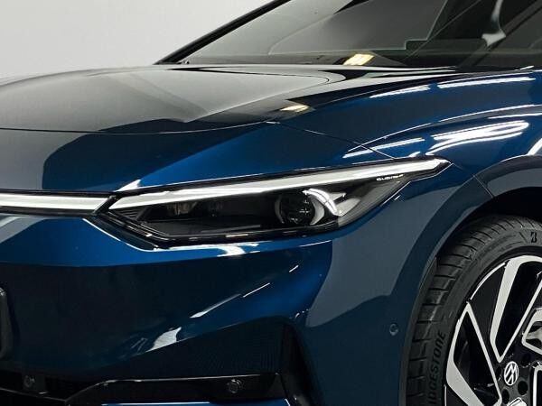 Volkswagen ID.7 Tourer Pro 210 kW IQ.Light+NAV+AHK+HUD+ACC
