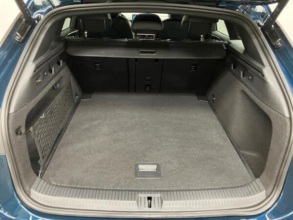 Volkswagen ID.7 Tourer Pro 210 kW IQ.Light+NAV+AHK+HUD+ACC