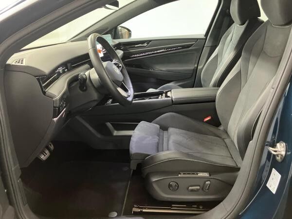 Volkswagen ID.7 Tourer Pro 210 kW IQ.Light+NAV+AHK+HUD+ACC