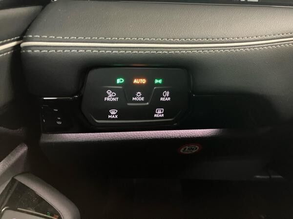 Volkswagen ID.7 Tourer Pro 210 kW IQ.Light+NAV+AHK+HUD+ACC