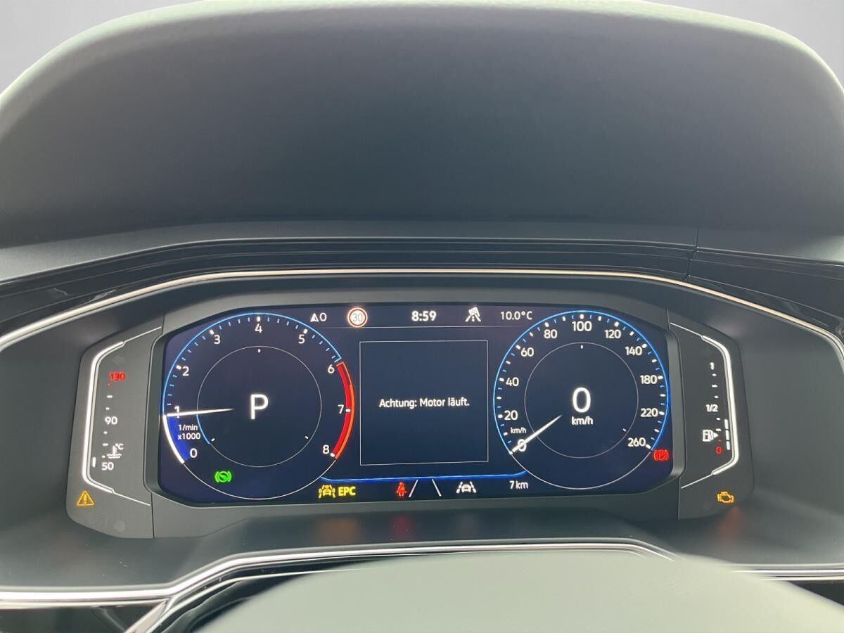 Volkswagen Polo VI (AE1)