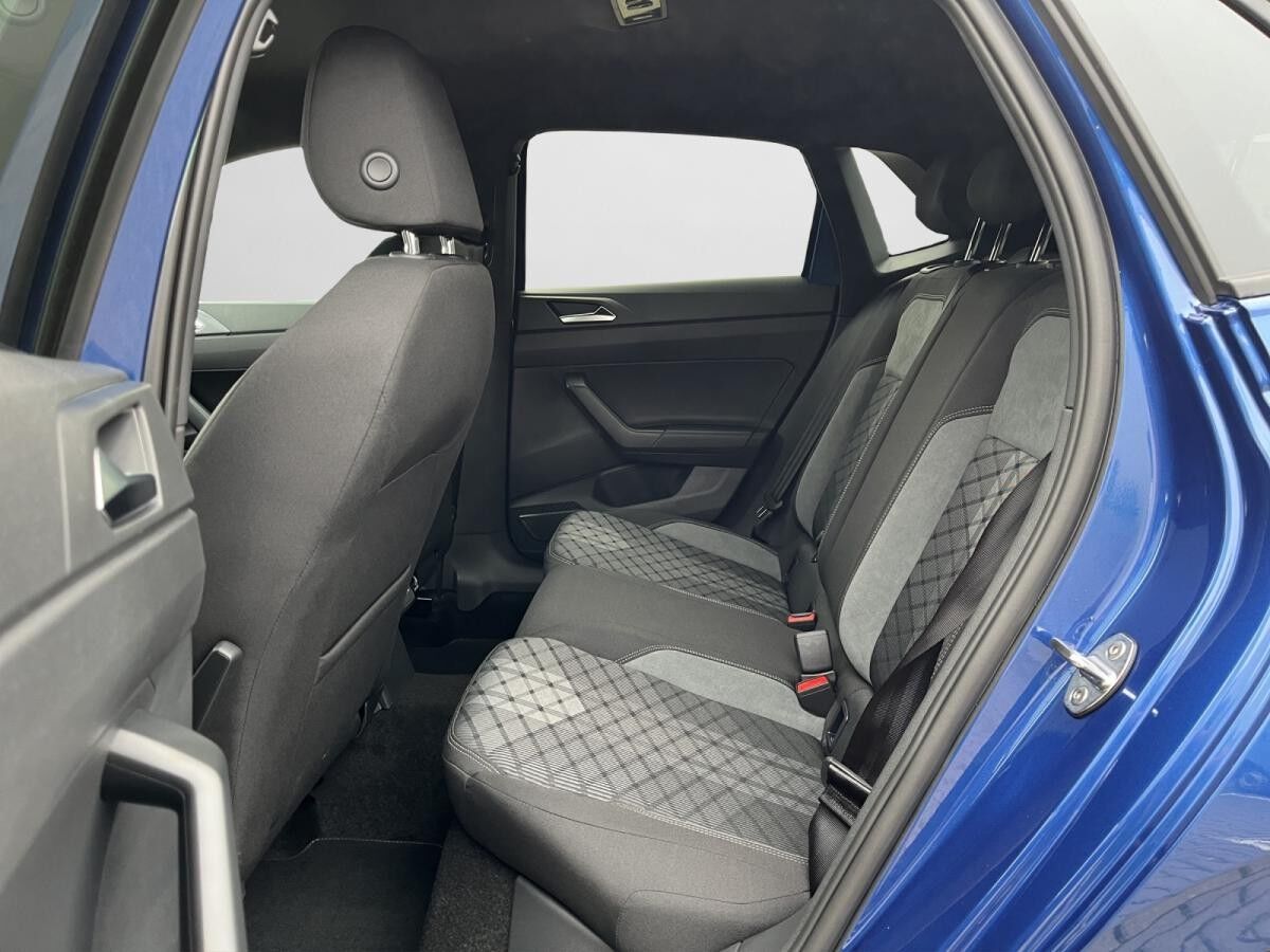 Volkswagen Polo VI (AE1)