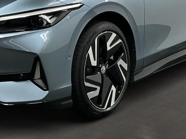 Volkswagen ID.7 Tourer GTX 250 kW 4Motion IQ.Light+NAV+PAN+AHK+HUD