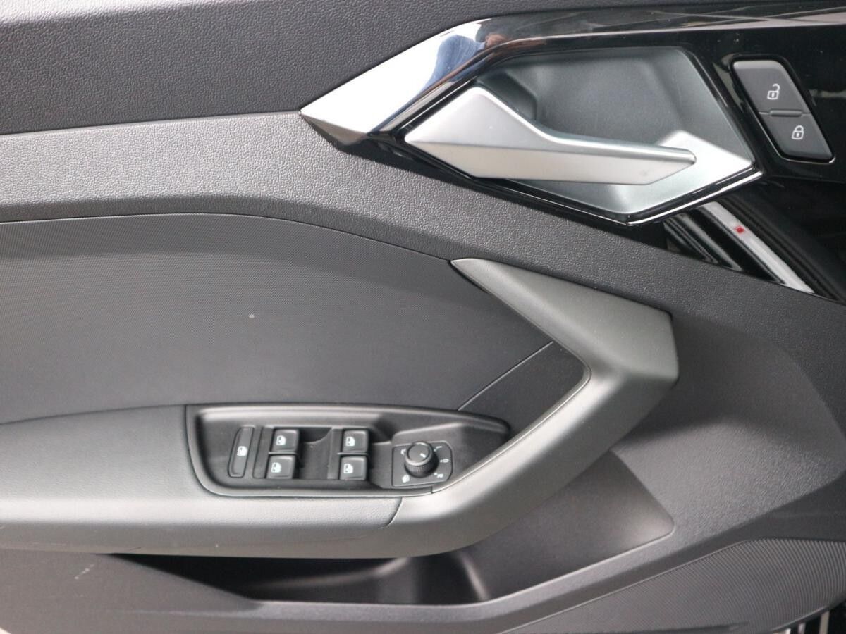 Audi A1 Sportback S line 35 TFSI S tronic*CARPLAY*LED*