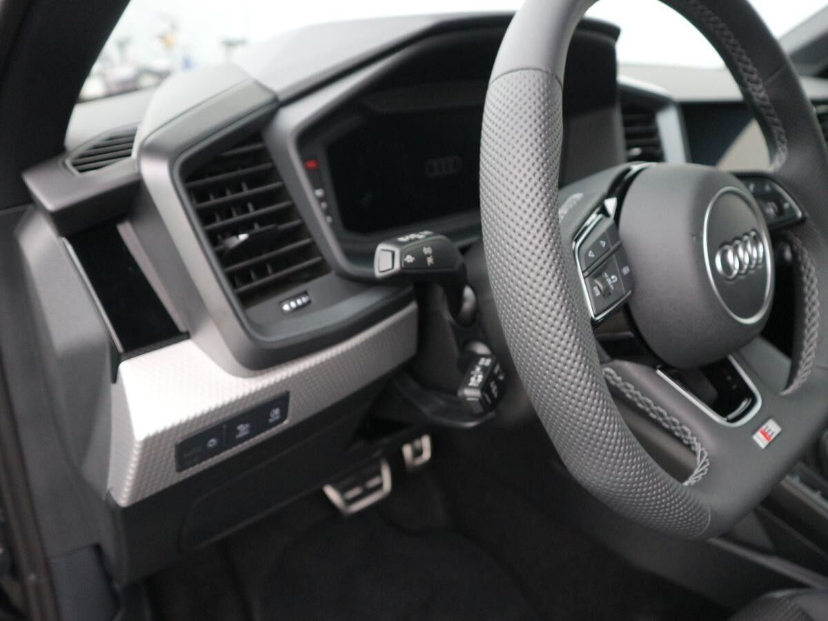 Audi A1 Sportback S line 35 TFSI S tronic*CARPLAY*LED*