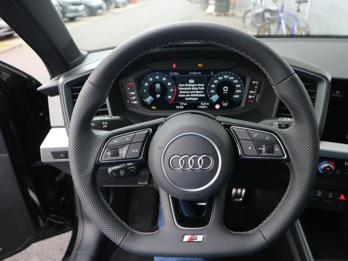 Audi A1 Sportback S line 35 TFSI S tronic*CARPLAY*LED*