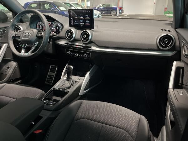 Audi Q2 35 TDI S tronic 2xS LINE/MATRIX/SONOS/AHK/NAV