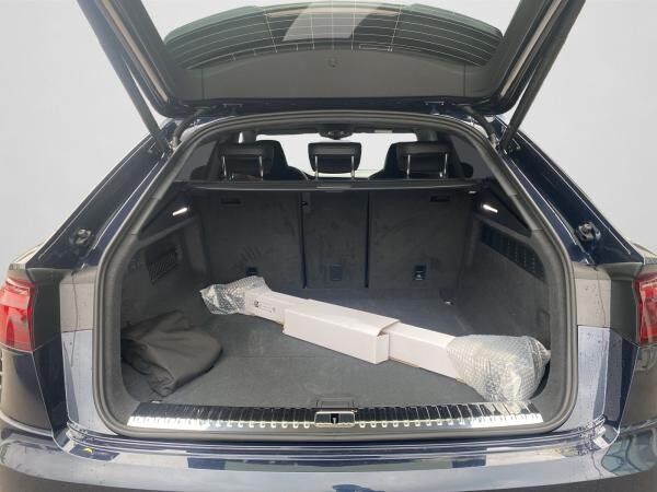 Audi RS Q8 SUV tiptronic