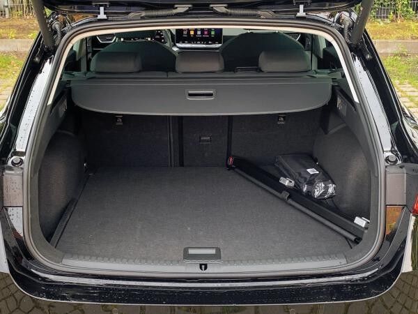 Seat Leon Sportstourer 1.5 eTSI Road Edition DSG Virtual