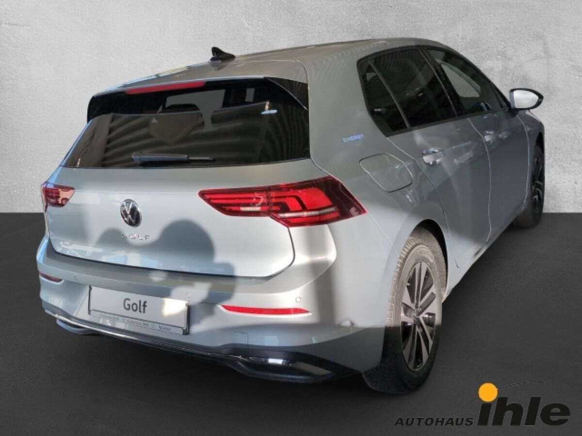 Volkswagen Golf VIII 1,5 TSI Energy AHK+GJ-REIFEN+SITZHZG