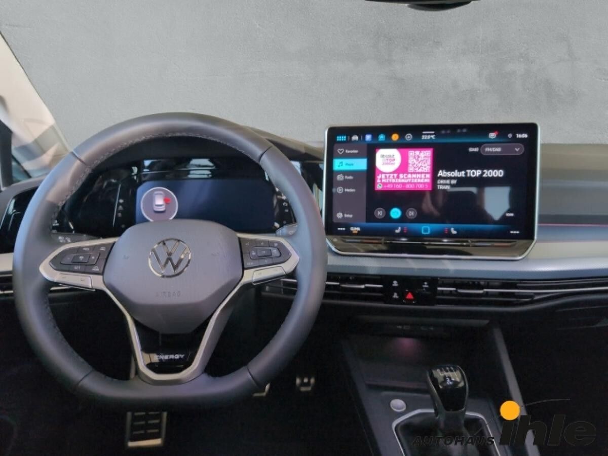 Volkswagen Golf VIII 1,5 TSI Energy AHK+GJ-REIFEN+SITZHZG