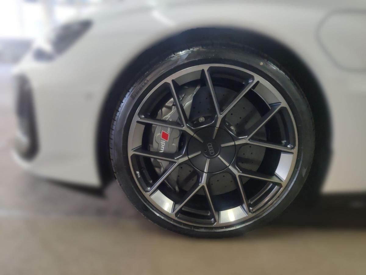 Audi RS e-tron GT performance - Head-up-Display - Audi virtual cockpit plus mit zusätzlichem RS-Layout - Bang & Olufse