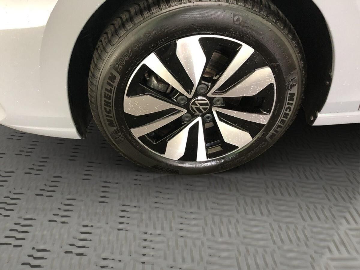 Volkswagen Golf VIII 1.5 eTSI DSG GOAL / SOFORT VERFÜGBAR !