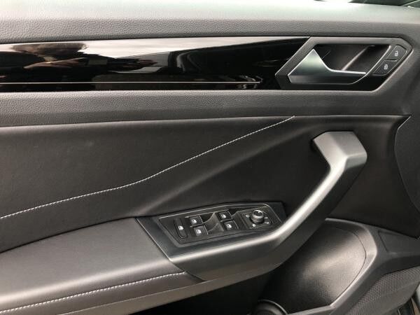 Volkswagen T-Roc 1.5 TSI DSG R-Line / SOFORT VERFÜGBAR !