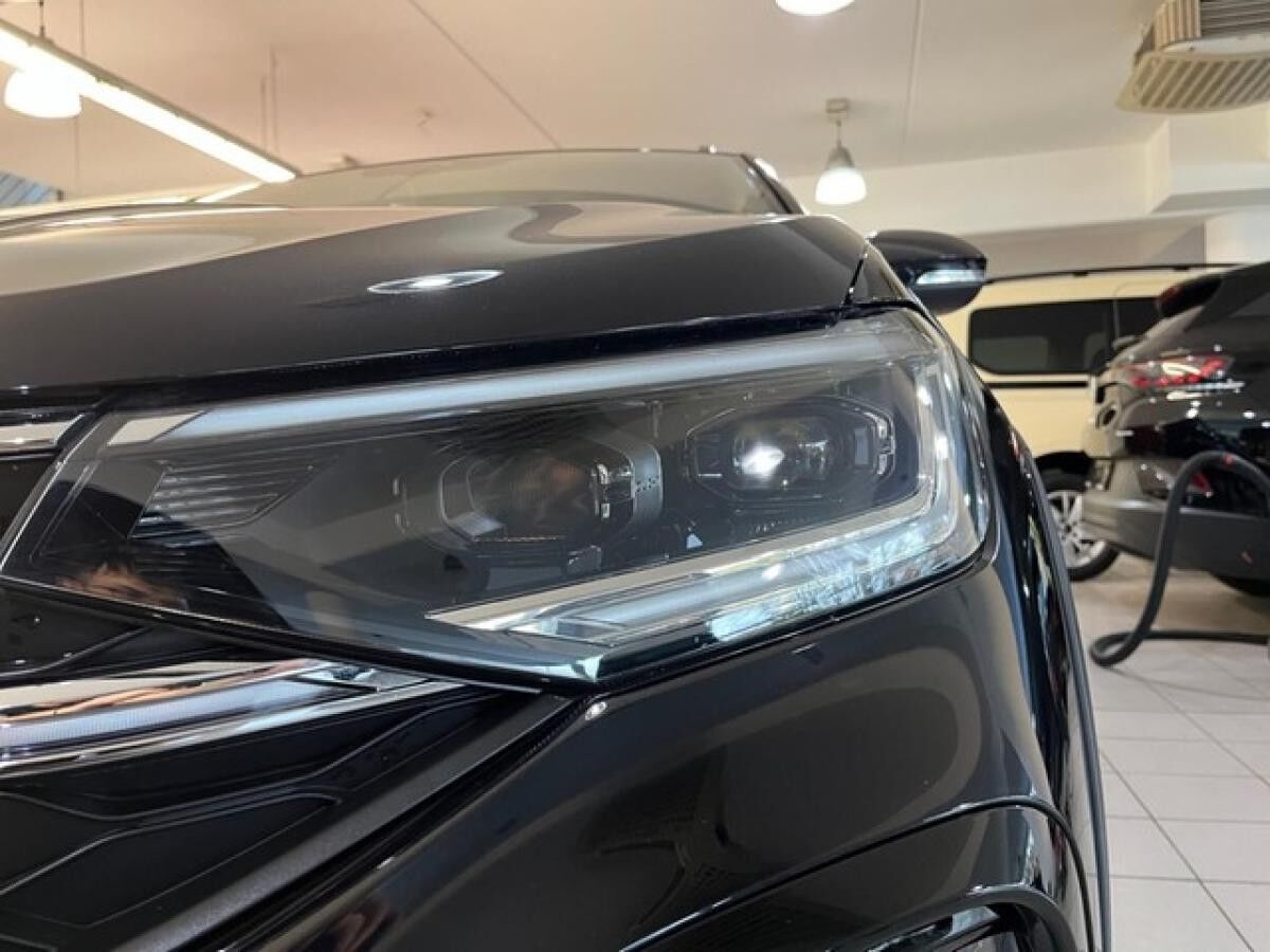 Volkswagen Taigo R-Line 1,0 TSI - ACC IQ.Drive Navi LM Kamera Matrix-LED SHZ DAB+ Digital Cockpit MFL