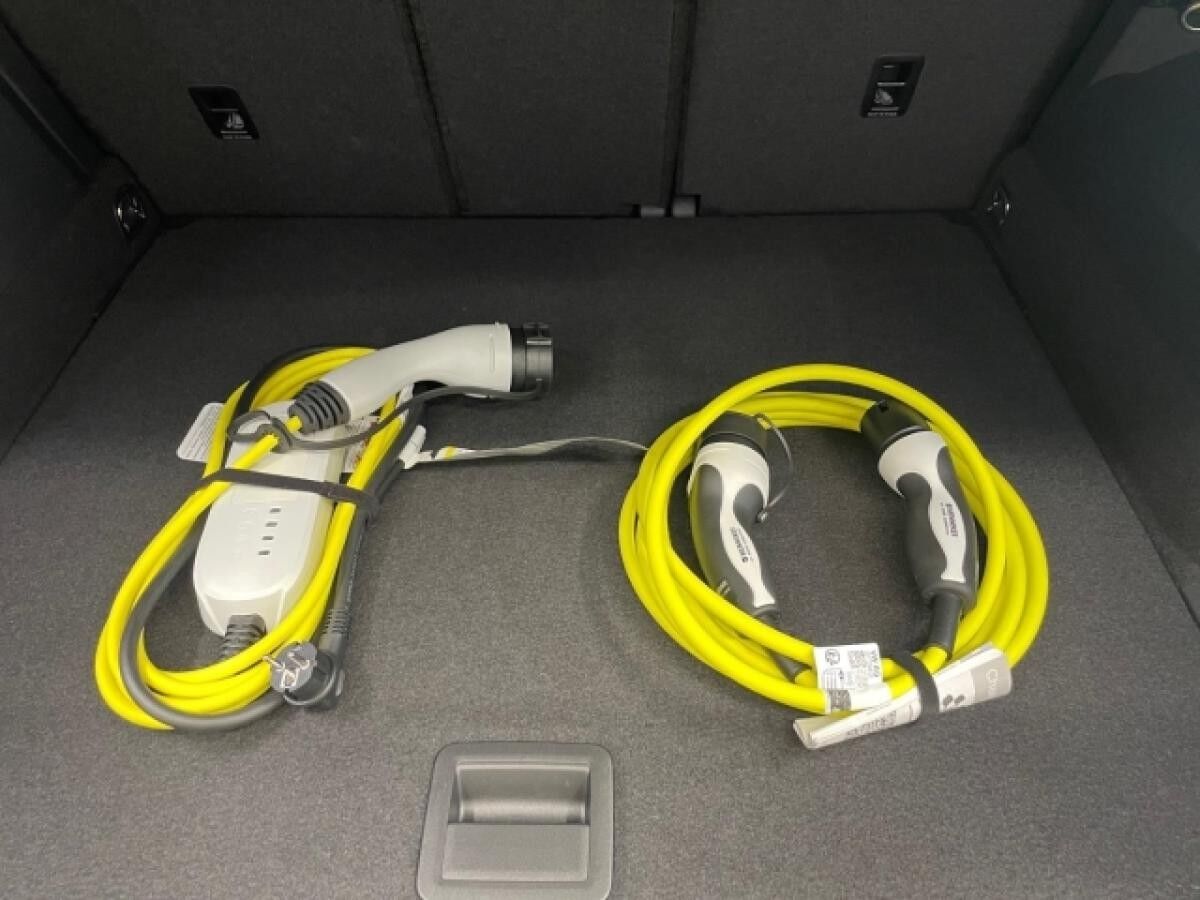 Volkswagen Tiguan R-Line 🏁 eHybrid 292 PS DSG | Vollausstattung | Plug-in-Hybrid | Winterräder inkl.