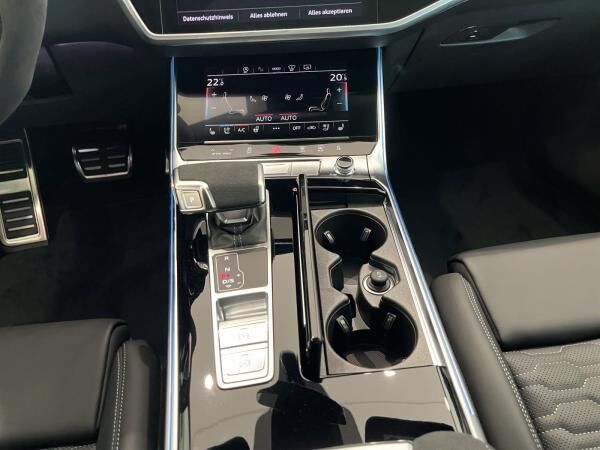 Audi RS6 Avant  in Navarrablau-Matt