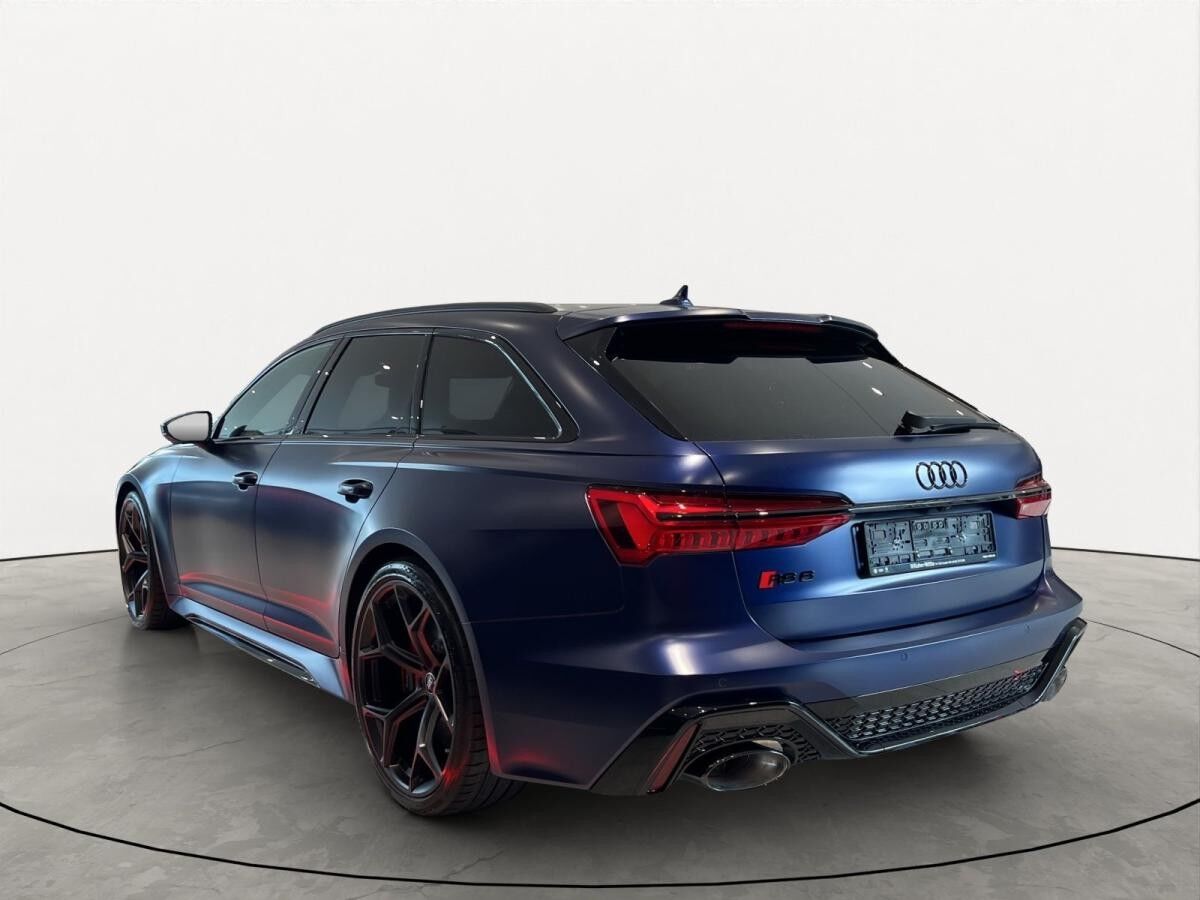 Audi RS6 Avant  performance in Navarrablau-Matt