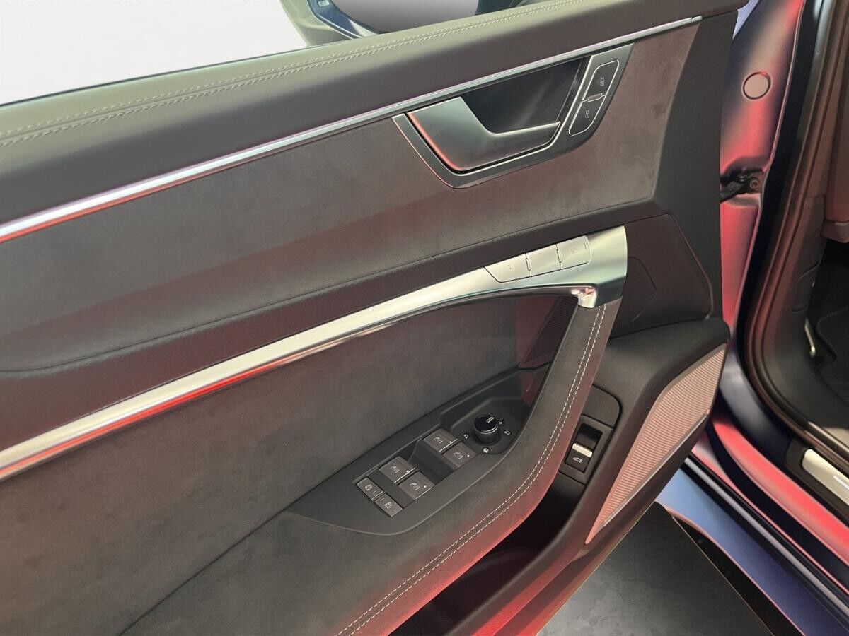 Audi RS6 Avant  performance in Navarrablau-Matt