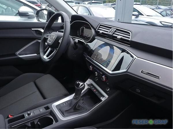 Audi Q3 advanced 35 TFSI S tronic AHK Navi ACC 19