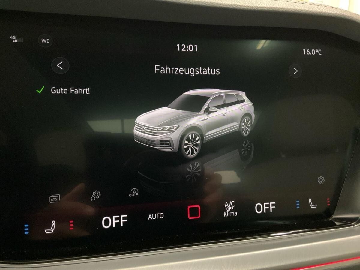 Volkswagen Touareg R-LINE BLACK 3.0TSI NP.109T STDHZG.PANO.AHK.LUFT.KAMERA.20 SITZ-KLIM