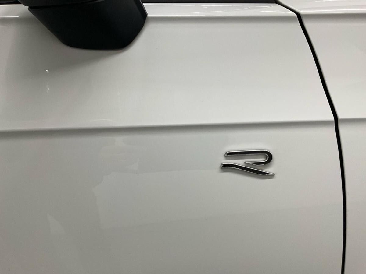 Volkswagen Touareg R-LINE BLACK 3.0TSI NP.109T STDHZG.PANO.AHK.LUFT.KAMERA.20 SITZ-KLIM