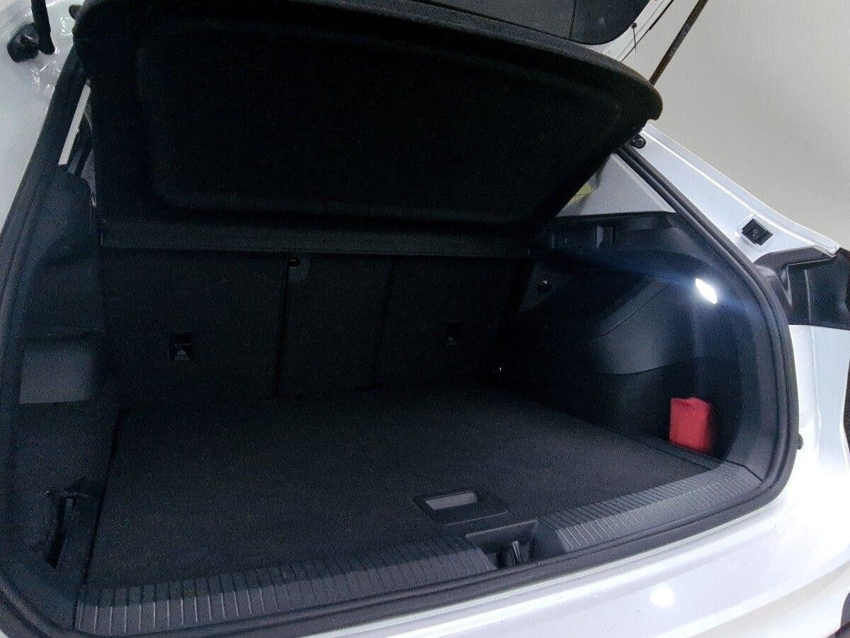 Volkswagen Tiguan 1.5 eTSI Life DSG AHK, LED -Scheinwerfer