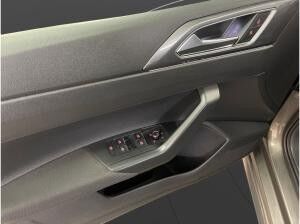 Volkswagen Polo 1.0 TSI Highline R-Line LED LM 17" PDC+RFK App-Connect