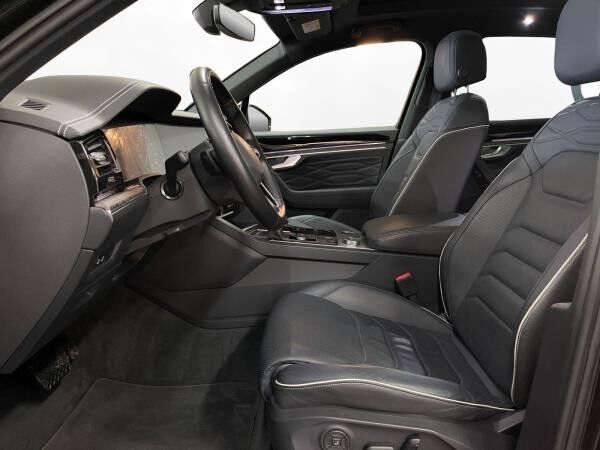 Volkswagen Touareg 3.0 V6 TDI 4M Atmosphere AHK Pano Matrix LM 20"