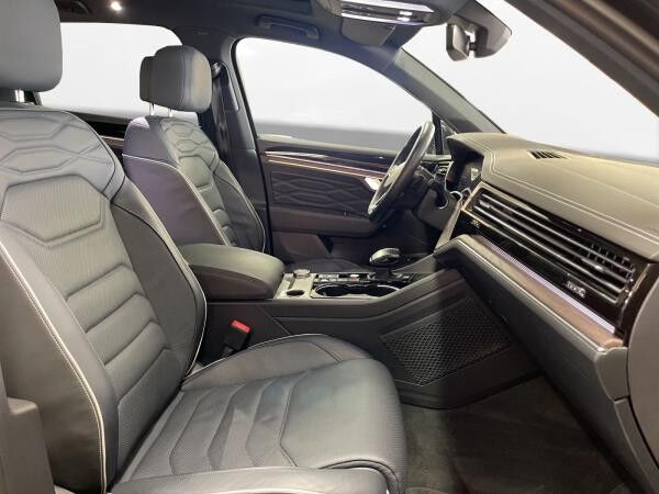 Volkswagen Touareg 3.0 V6 TDI 4M Atmosphere AHK Pano Matrix LM 20"