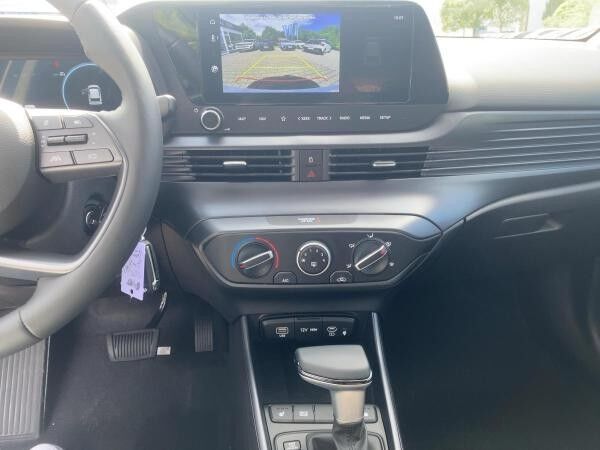 Hyundai i20 Trend  7-Gang-DCT Automatik*SOFORT VERFÜGBAR*NAVI*RÜCKFAHRKAMERA*CARPLAY*SITZHEIZUNG