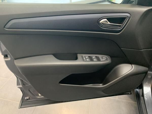 Renault Arkana EVOLUTION MILD HYBRID 140 EDC 💥DEAL💥 Ganzjahresreifen+Carplay+AndroidAuto