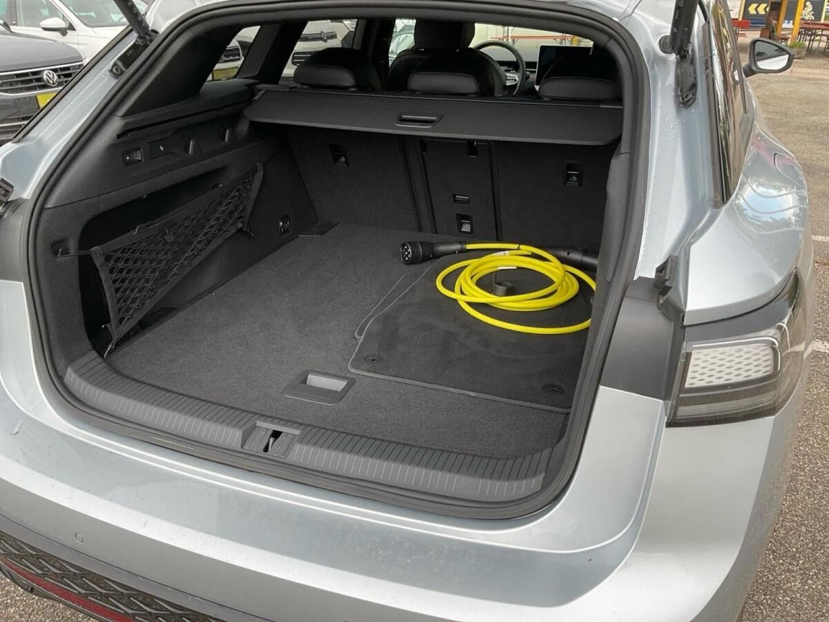 Volkswagen ID.7 Tourer GTX 4M NP.77T ACC.5J-G.WÄRMEPUMPE.AHK.AREA-VIEW.NAVI.HUD.LED.APP-C