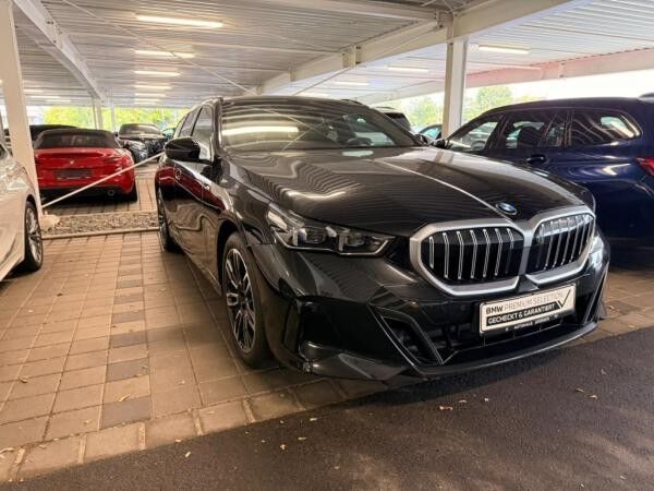 BMW 520 i M Sportpaket*AHK*Harman Kardon*360 Kamera* uvm.