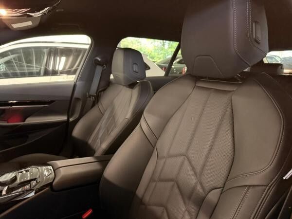 BMW 520 i M Sportpaket*AHK*Harman Kardon*360 Kamera* uvm.