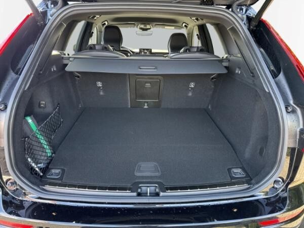 Volvo XC60 T8 Plug-in Hybrid AWD Plus Black Edition *sofort verfügbar*