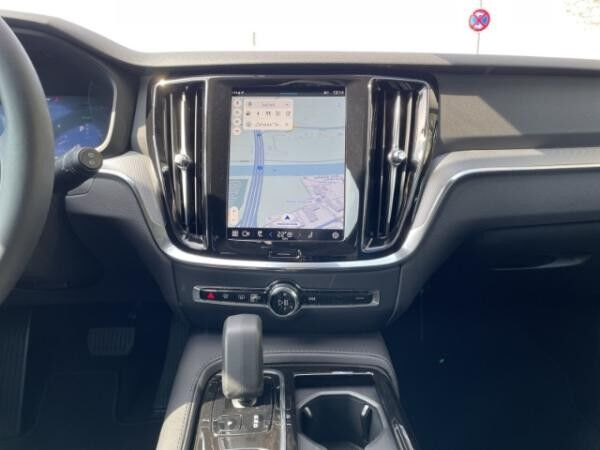 Volvo V60 T8 Plug-in Hybrid AWD *sofort verfügbar!!*