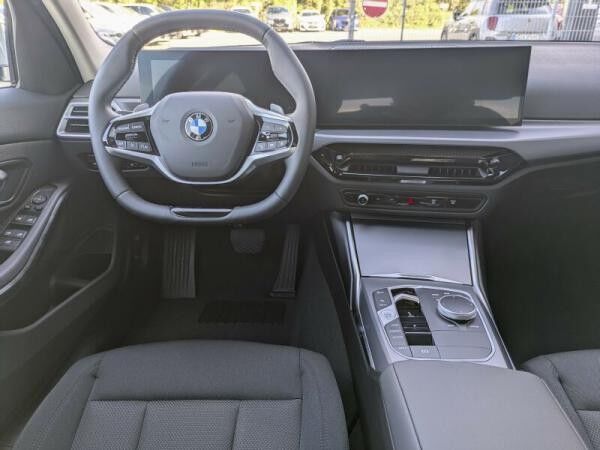 BMW 318 i Lim. 27% Rabatt +1000€ Nachlass auf Winterkompletträder - SCHNELL SEIN!!!