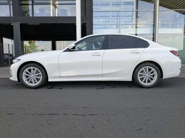 BMW 318 i Lim. 27% Rabatt +1000€ Nachlass auf Winterkompletträder - SCHNELL SEIN!!