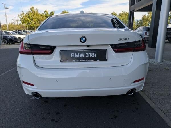 BMW 318 i Lim. 27% Rabatt +1000€ Nachlass auf Winterkompletträder - SCHNELL SEIN!!
