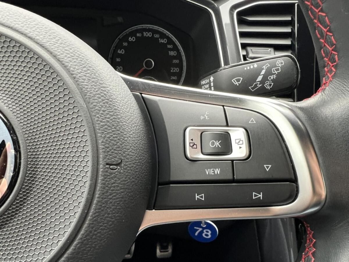 Volkswagen T-Roc 1.5 TSI Sport ACC+RFK+PDC+SHZ+LED+MFL Volkswagen T-Roc 1.5 TSI Sport ACC+RFK+PDC+SHZ+LED+MFL