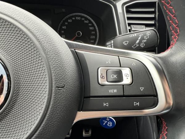 Volkswagen T-Roc 1.5 TSI Sport ACC+RFK+PDC+SHZ+LED+MFL