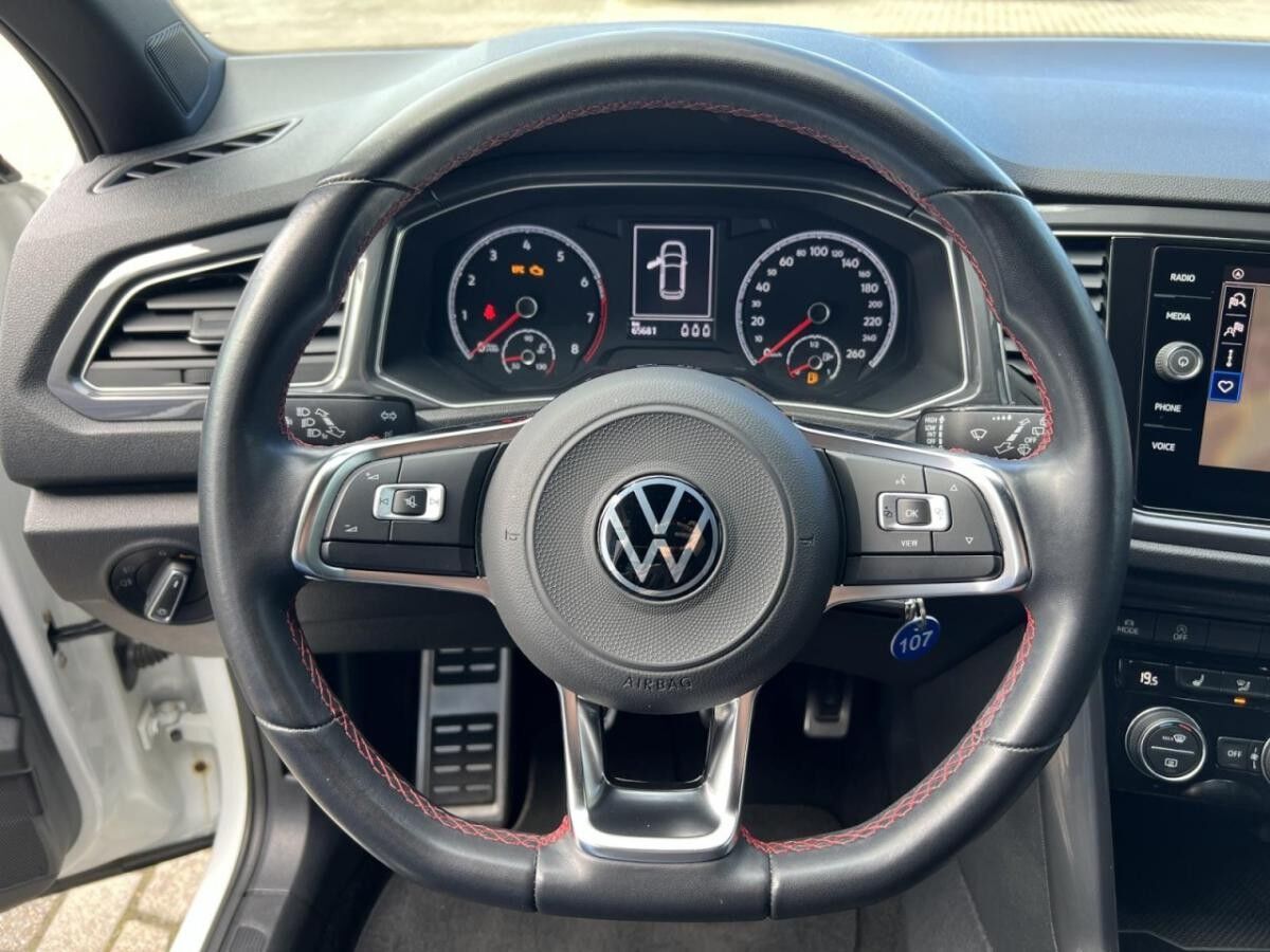 Volkswagen T-Roc 1.5 TSI Sport SHZ+NAVI+PDC+KLIMA+MFL