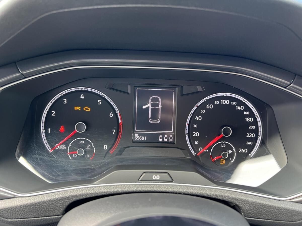 Volkswagen T-Roc 1.5 TSI Sport SHZ+NAVI+PDC+KLIMA+MFL