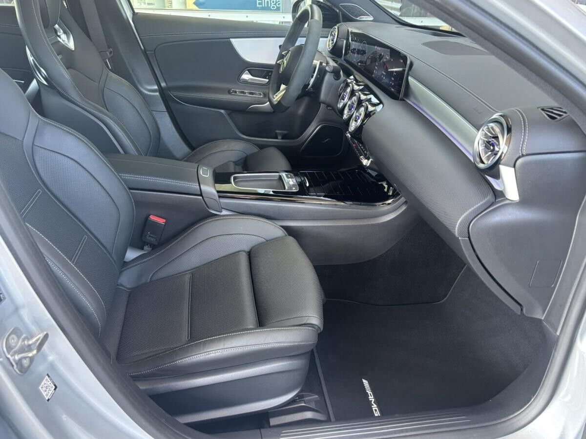 Mercedes-Benz A 35 AMG A -Klasse (BM 177) Mercedes-Benz A 35 AMG A -Klasse (BM 177)