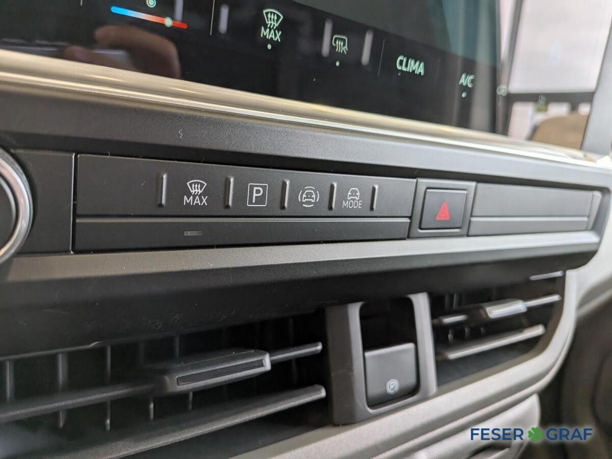 Volkswagen Transporter T7 2,0 l TDI Kasten GJR AHK Holzbode