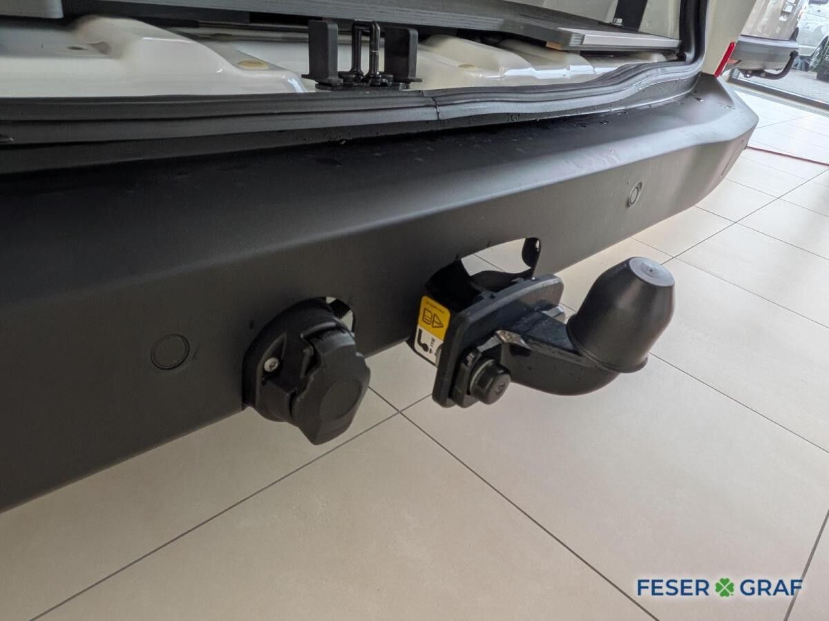 Volkswagen Transporter T7 2,0 l TDI Kasten GJR AHK Holzbode