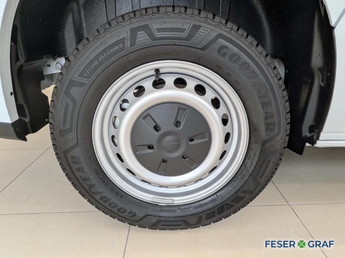 Volkswagen Transporter T7 2,0 l TDI Kasten GJR AHK Holzbode