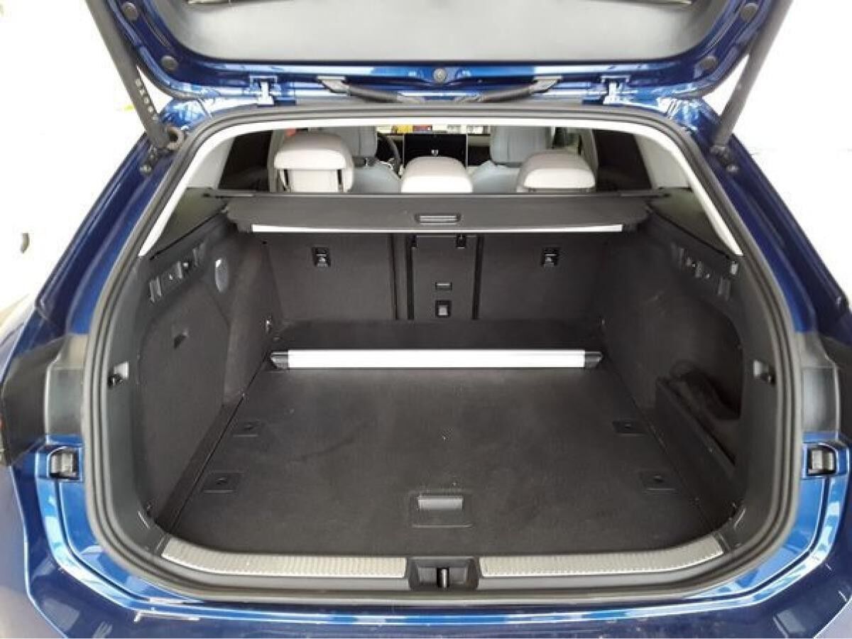 Volkswagen Passat Variant ELEGANCE 2.0TDI DSG ACC.5J-G.AHK.KAMERA.NAVI+VC.HUD.LED.DCC.LKRD-HZG