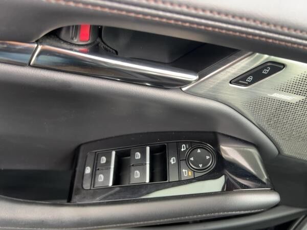 Mazda 3 SKYACTIV-G 2.0 M-Hybrid Selection